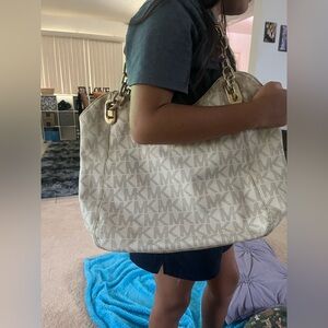 MK Lilly Heritage Large Tote with/Leather straps and Gold Chain